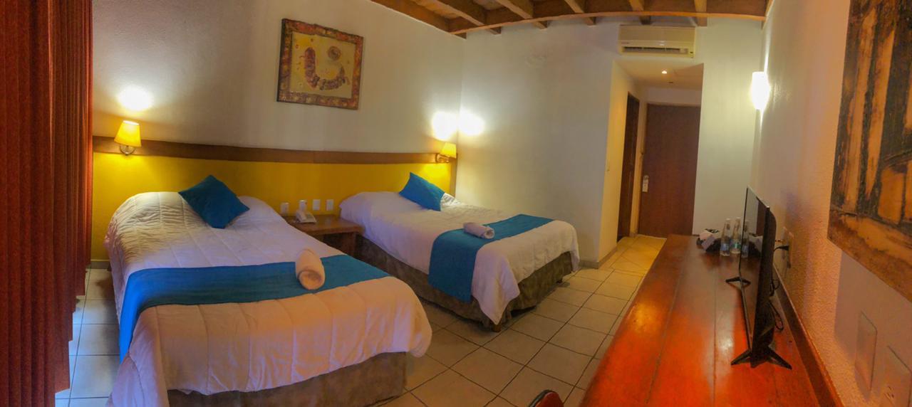 Hotel Pez Vela Manzanillo Exterior photo