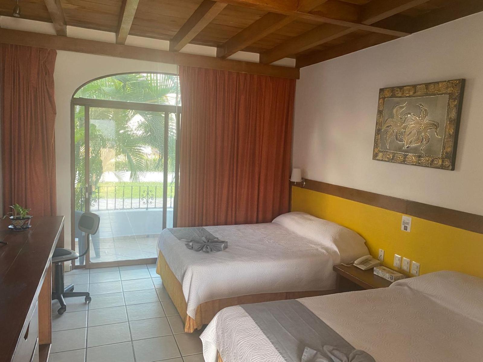 Hotel Pez Vela Manzanillo Exterior photo